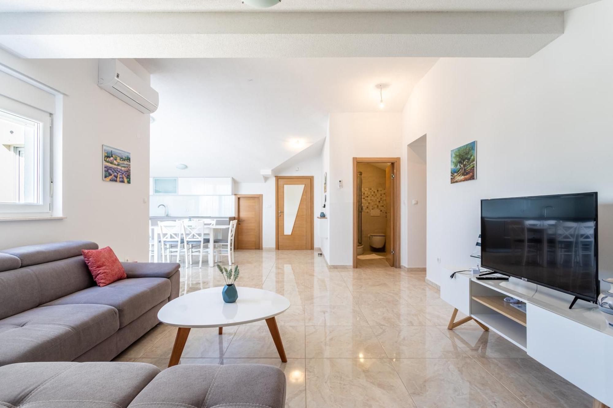 Villa Ana Perfect For Families With Kids And Groups,House With Heated Pool Podstrana Luaran gambar