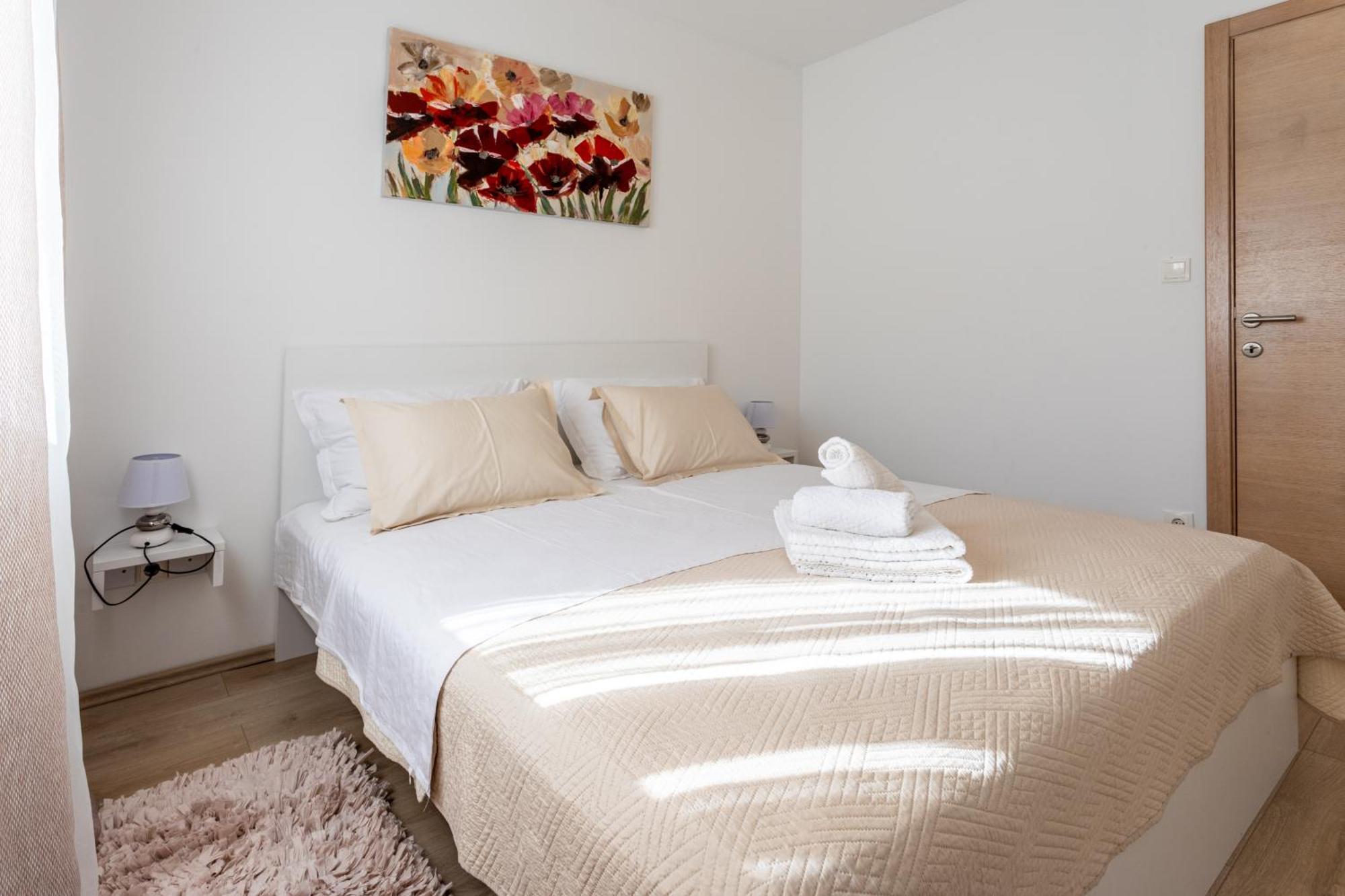Villa Ana Perfect For Families With Kids And Groups,House With Heated Pool Podstrana Luaran gambar